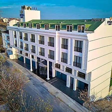 Trademark By Wyndham Operla Airport Arnavutkoey 호텔 4*
