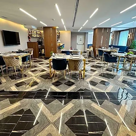 Trademark By Wyndham Operla Airport Arnavutkoey 4*