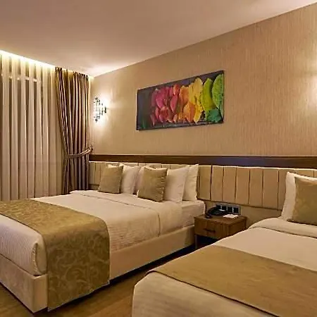 Trademark By Wyndham Operla Airport Arnavutkoey 호텔
